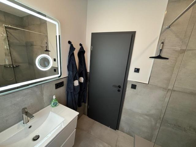 Ferienhaus Deluxe Halle  Bagian luar foto